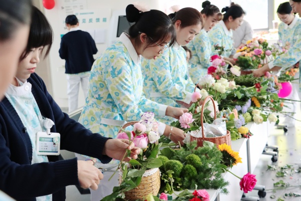 �Ի�Ϊ���¾�������ʹ | ��Ժ�ٰ커ʿ������廨�